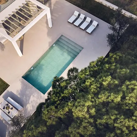 Oceanids Luxury Villas, By Thinkvilla