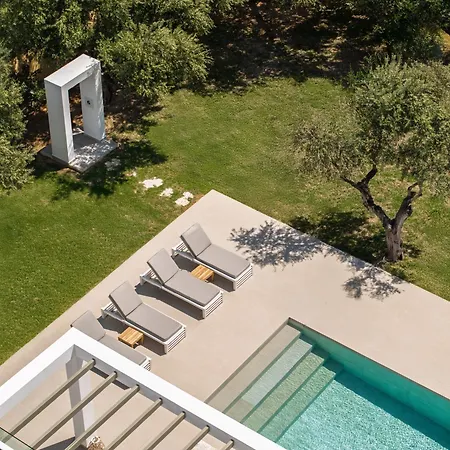Oceanids Luxury Villas, By Thinkvilla * Vasilikí