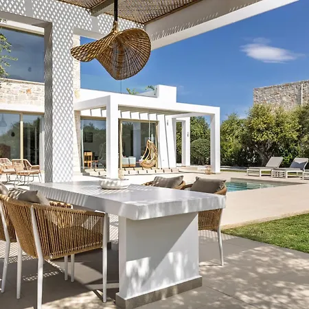 Oceanids Luxury Villas, By Thinkvilla Vasilikí